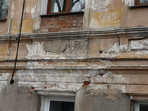 В Иванове 100-летний дом стали ремонтировать только после репортажа на БАРСе